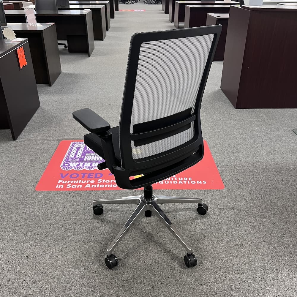 grey mesh back task chair "gravity" with adjustable arms and black upholstered seat new